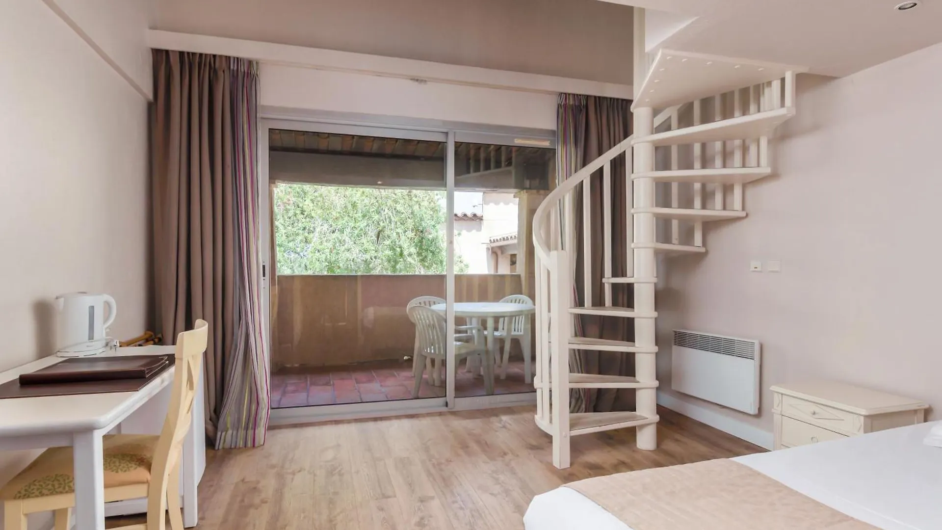 ***  Castel 'Provence Hotel Mouans-Sartoux France