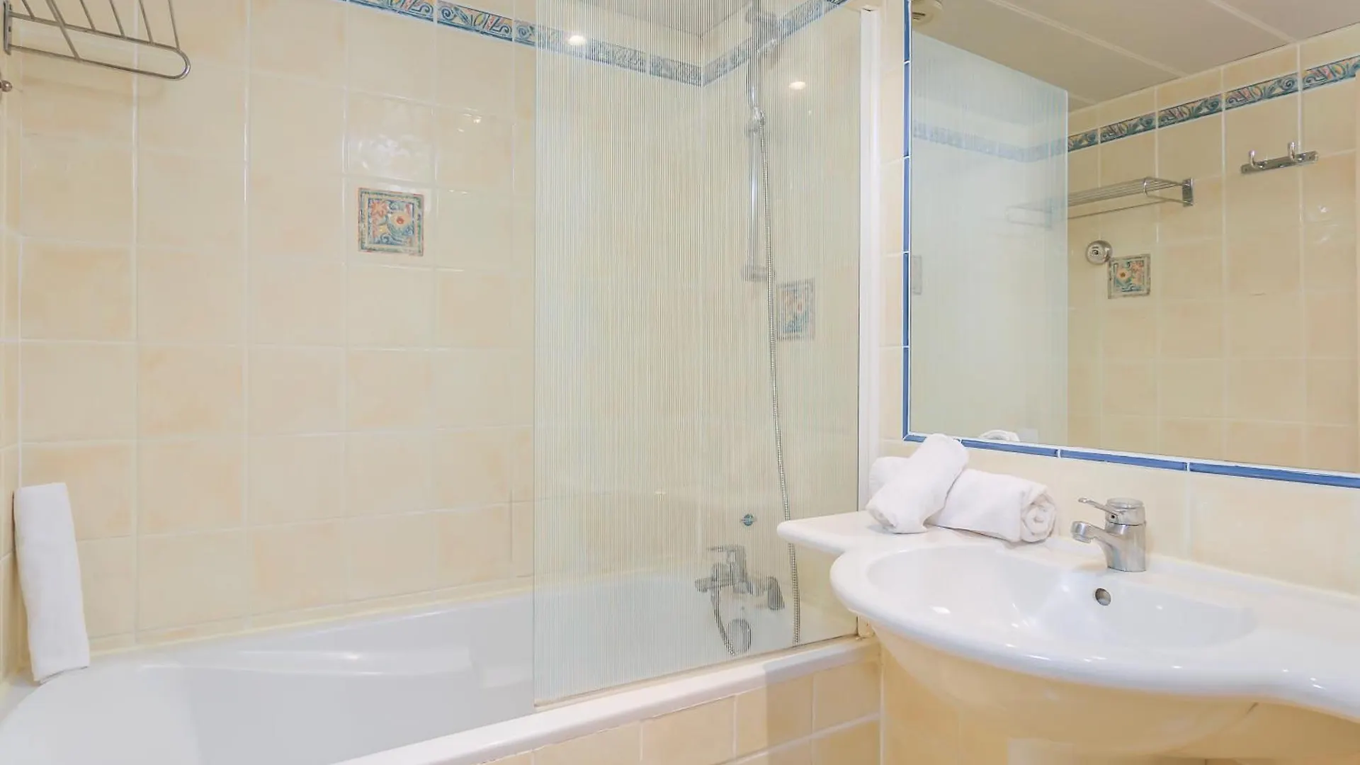 Castel 'Provence Hotel Mouans-Sartoux 3*,