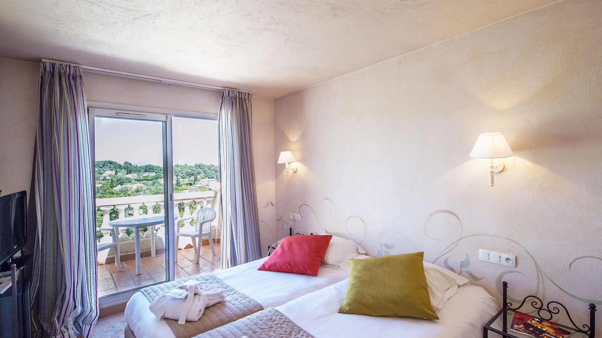 ***  Castel 'Provence Hotel Mouans-Sartoux France
